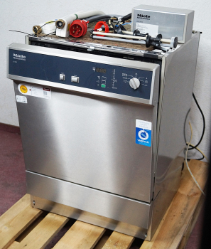 Miele G7881 Thermodesinfektor mit DOS-​System – Unterbaugerät mit 2 Spülkörben