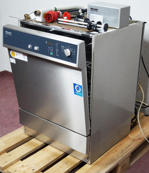 Miele G7881 Thermodesinfektor mit DOS-​System – Unterbaugerät mit 2 Spülkörben
