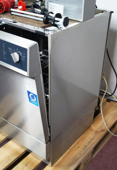 Miele G7881 Thermodesinfektor mit DOS-​System – Unterbaugerät mit 2 Spülkörben