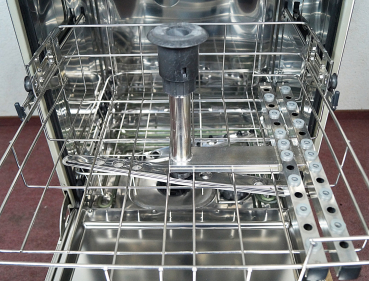 Miele G7881 Thermodesinfektor mit DOS-​System – Unterbaugerät mit 2 Spülkörben
