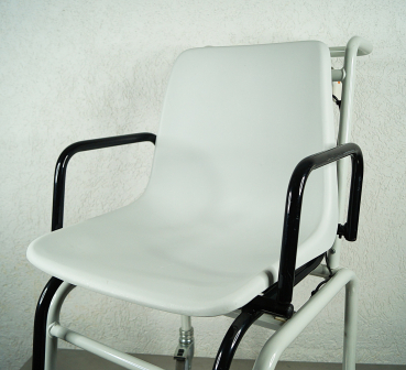 Seca 959 Wage Stuhlwaage mit Rollstuhl-Funktion – Professionelle Medizinwaage