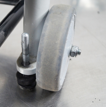 Seca 959 Wage Stuhlwaage mit Rollstuhl-Funktion – Professionelle Medizinwaage