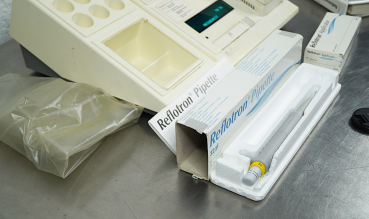 Roche Reflotron Blut Analysengerät viel Zubehör Chemie Analysator Labor