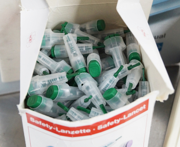 Roche Reflotron Blut Analysengerät viel Zubehör Chemie Analysator Labor