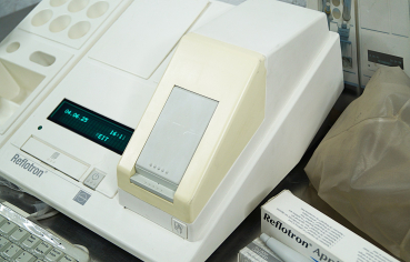 Roche Reflotron Blut Analysengerät viel Zubehör Chemie Analysator Labor