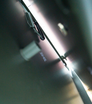 Zarges Kiste Shelter 110x80x155 cm mit 2 Türen und Rampe – Ideal für Garten & Werkzeugaufbewahrung