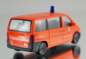 Herpa VW Passat GL Notarzt + Mercedes Benz Vito Berliner Feuerwehr 1:87