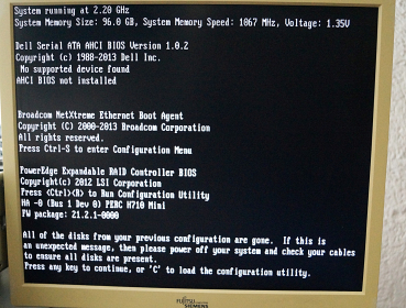 DELL VRTX Server 2x M520 je 2,2Ghz Quad Core 96Gb; 4x 1100W 4x Fan Module 1x Perc8 2x CMC