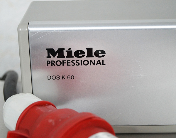 Miele G 7881 mit DOS-System und 2 Spülkörben – Professioneller Reinigungs- und Desinfektionsautomat