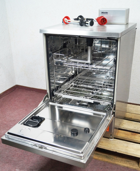 Miele G 7881 mit DOS-System und 2 Spülkörben – Professioneller Reinigungs- und Desinfektionsautomat