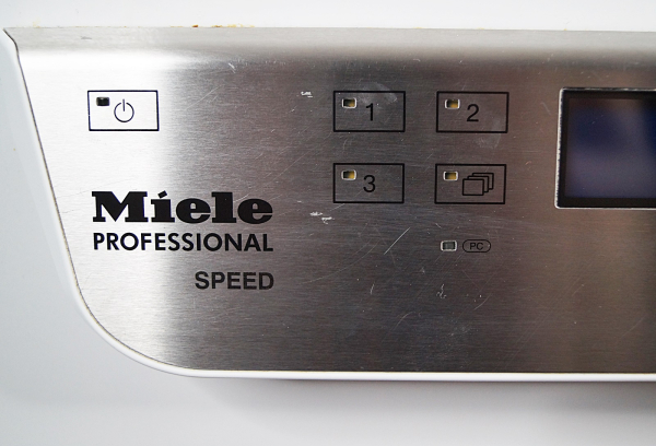 Miele PG 8055 U AW mit 2 Spülkörben – Gläser Spülmaschine Professionelle Unterbau-Gewerbespülmaschine