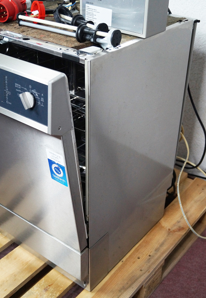 Miele G7881 Thermodesinfektor mit DOS-​System – Unterbaugerät mit 2 Spülkörben