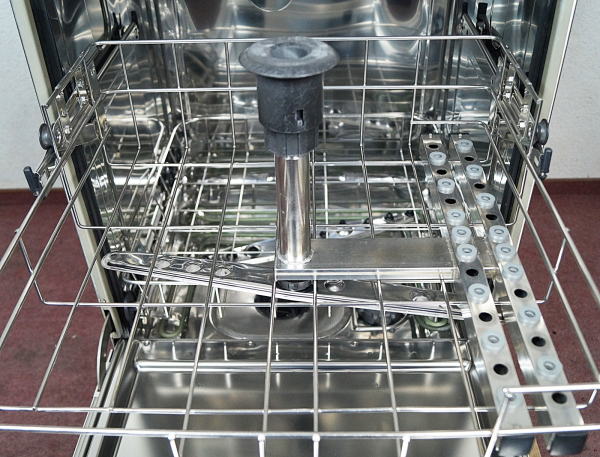 Miele G7881 Thermodesinfektor mit DOS-​System – Unterbaugerät mit 2 Spülkörben