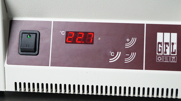 GFL 1002 Laborwasserbad  Wasserbad für Labor und Forschung Sous vide