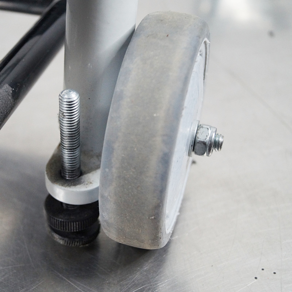 Seca 959 Wage Stuhlwaage mit Rollstuhl-Funktion – Professionelle Medizinwaage