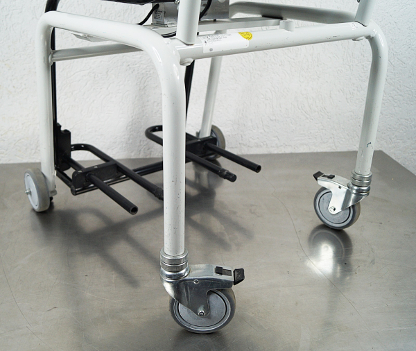 Seca 959 Wage Stuhlwaage mit Rollstuhl-Funktion – Professionelle Medizinwaage