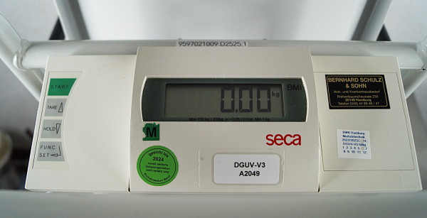 Seca 959 Wage Stuhlwaage mit Rollstuhl-Funktion – Professionelle Medizinwaage