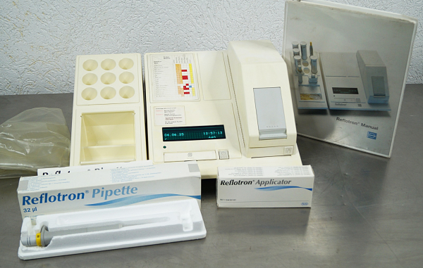 Roche Reflotron Blut Analysengerät viel Zubehör Chemie Analysator Labor