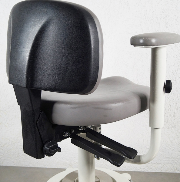 Jörg & Sohn Coburg Dentalift 2415 H – Arzthocker mit Armstütze
