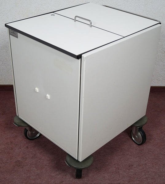 Maquet Visitenwagen / Gerätewagen – Mobil, robust und funktional