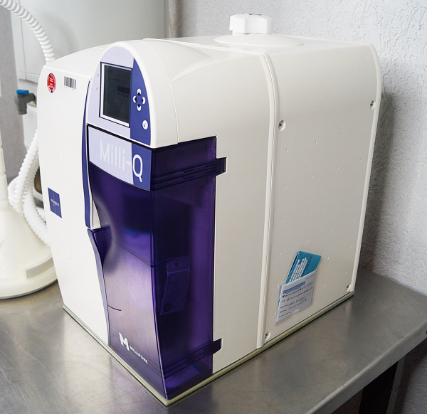 Merck Millipore Milli-Q Integral 5 Reinstwassersystem mit Q-POD und 60 l Tank Labor