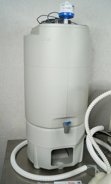Merck Millipore Milli-Q Integral 5 Reinstwassersystem mit Q-POD und 60 l Tank Labor