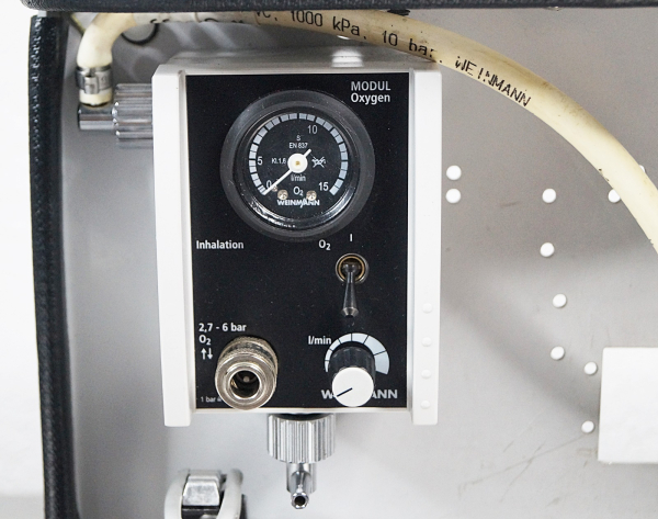 WEINMANN LIFE-BASE 3 mit Modul OXYGEN – Mobile Notfall- und Beatmungseinheit