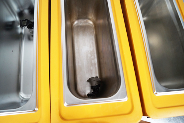 Restposten: 5x Rieber Thermoport Getränkebehälter 12 L aus Kunststoff, unbeheizt, mit Auslasshahn. Ohne Deckel, leichte Beschädigungen.