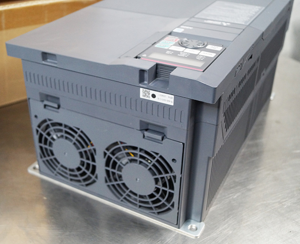 Mitsubishi A 800 FR-A840-00470-2-60 Frequenzumrichter Inverter