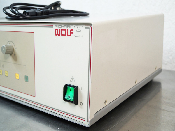 Richard Wolf 5140 Auto LP Kaltlichtquelle – Professionelle Endoskopie-Lichtquelle