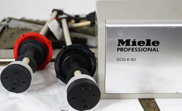 Miele G7881 Thermodesinfektor mit DOS-System – Unterbaugerät mit 2 Spülkörben