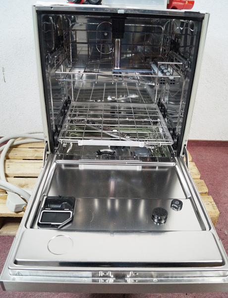 Miele G7881 Thermodesinfektor mit DOS-System – Unterbaugerät mit 2 Spülkörben