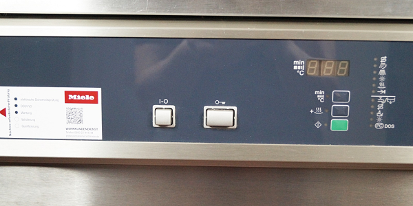 Miele G 7881 mit DOS-System und 2 Spülkörben – Professioneller Reinigungs- und Desinfektionsautomat