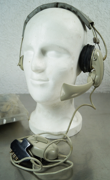 2x im Set Siemens Halske Headset für OB Feldfernsprecher Modell FB 54 (ca. 1960)