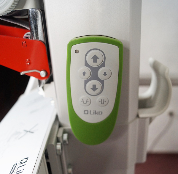 Liko Golvo 8008 Low Base – Mobiler Patientenlifter mit niedriger Fahrbasis