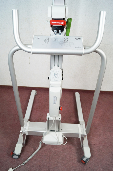 Liko Golvo 8008 Low Base – Mobiler Patientenlifter mit niedriger Fahrbasis