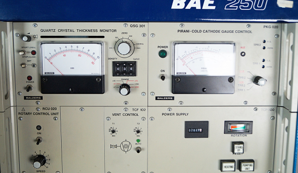 Pfeifer Balzers Baltec BAE 250 T Thermischer Verdampfer Coating System