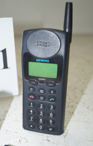 Siemens C2510-A1 Handy GSM Mobiltelefon + Ladegerät