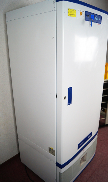 DOMETIC FR 490 G Plasmafroster Labor Kühlschrank Tiefkühlschrank Blutplasma Lagerschrank