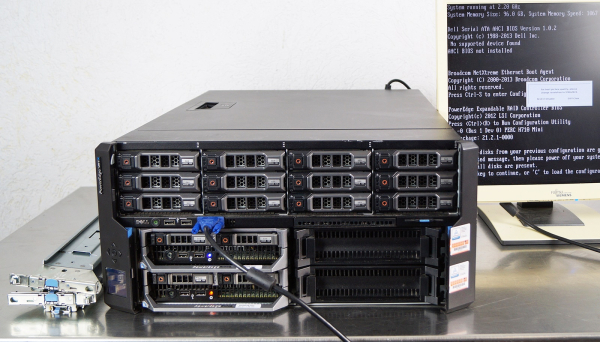 DELL VRTX Server 2x M520 je 2,2Ghz Quad Core 96Gb; 4x 1100W 4x Fan Module 1x Perc8 2x CMC