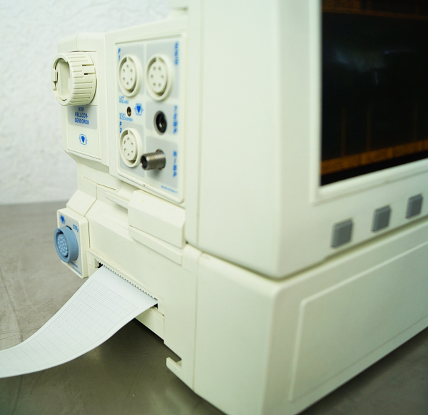 Welch Allyn Propaq 106 Protokoll Vitalzeichen Patientenmonitor EKG